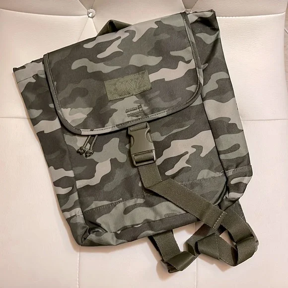 Vintage pink camo PINK by Victoria\'s secret drawstring backpack Pink Victoria Secret Backpack main image 4